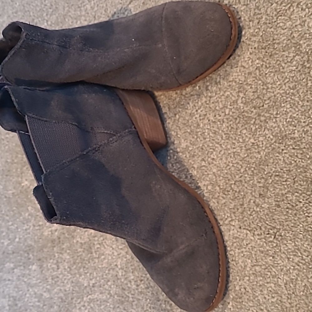 Tom's suede women's ankle boots